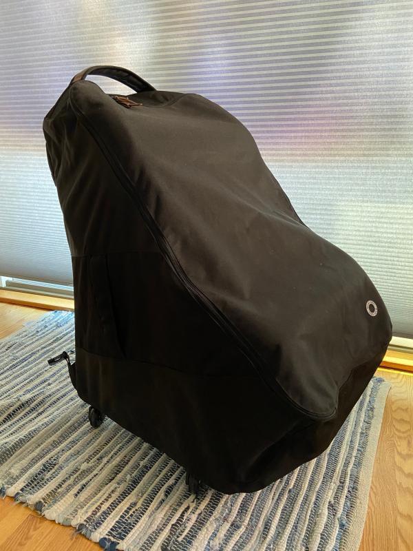 Easy to carry as a backpack| With 2 car seats| Backpack straps tuck away easily| With 2 car seats