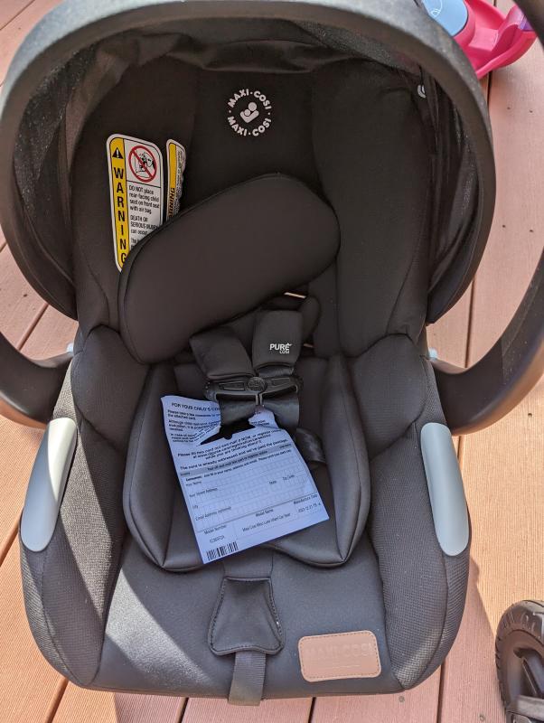 Very quality materials| LOVE how long the sunshade is| extra pocket for storage| Nice, strong wheels