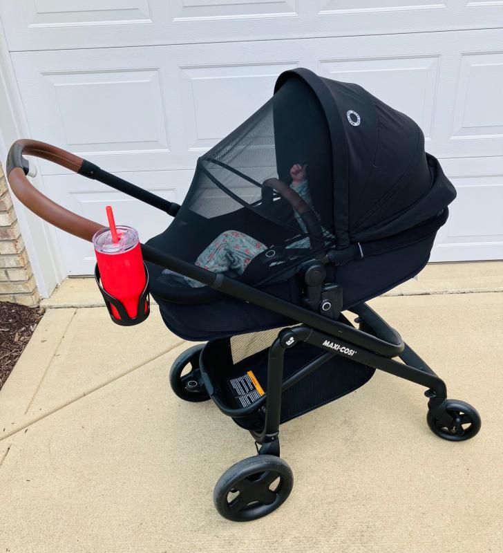 Plenty of storage| Extendable canopy| Easy to use infant car seat| Infant carriage option