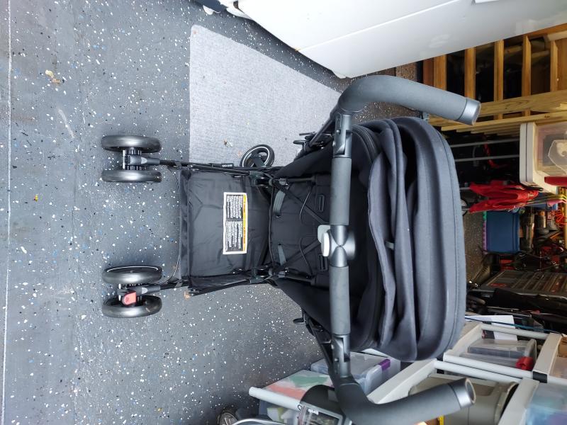 Kiddo enjoys the stroller!| Great storage!