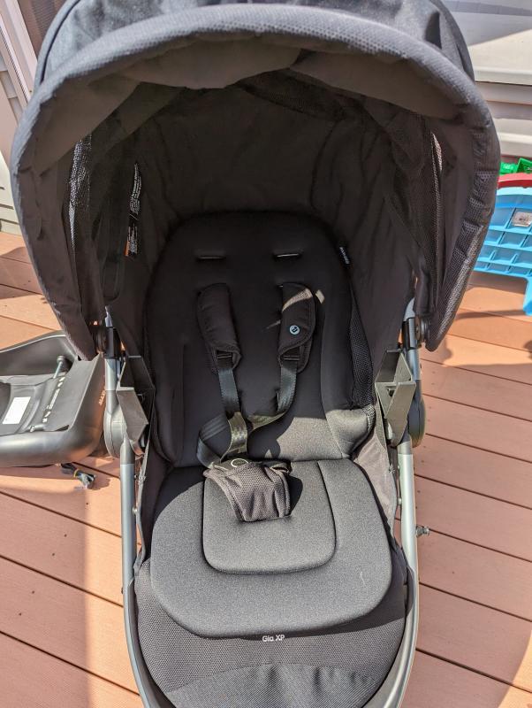 Very quality materials| LOVE how long the sunshade is| extra pocket for storage| Nice, strong wheels