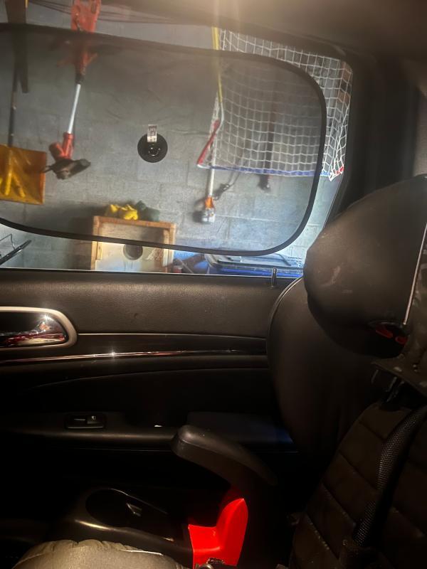 Instant shade on a sunny car ride| Easy to install