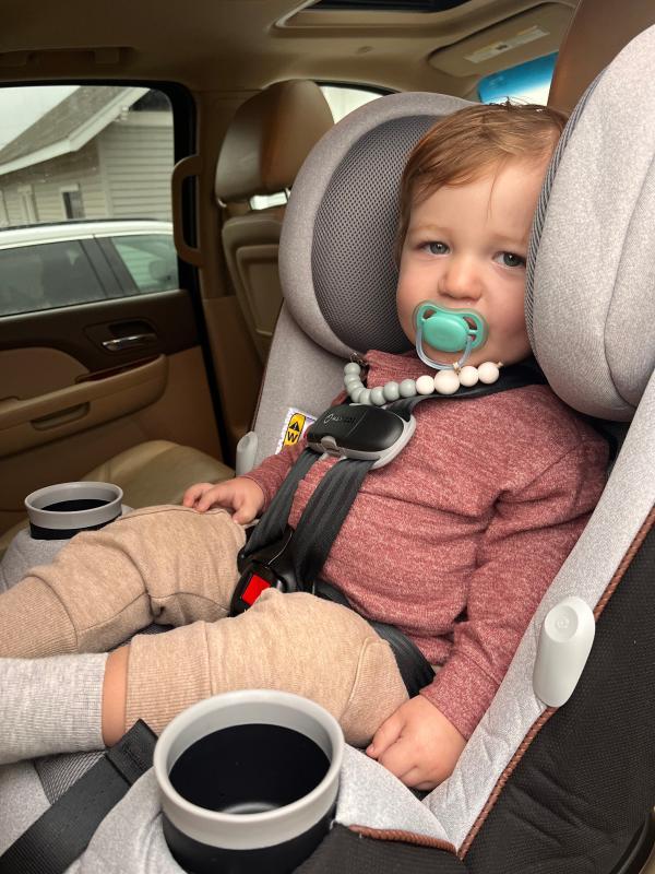 The magnetic chest clasp is a game-changer for easy in-and-out!| All smiles here! This seat is what they were referring to when they said "Traveling in style"!