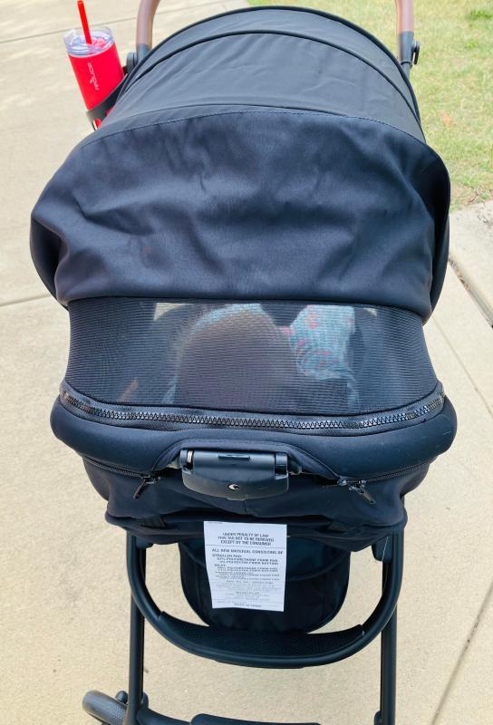 Plenty of storage| Extendable canopy| Easy to use infant car seat| Infant carriage option