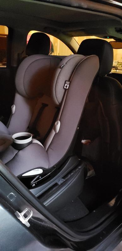 Customer photo for "Luxuriously Lined Car Seat with many perks"