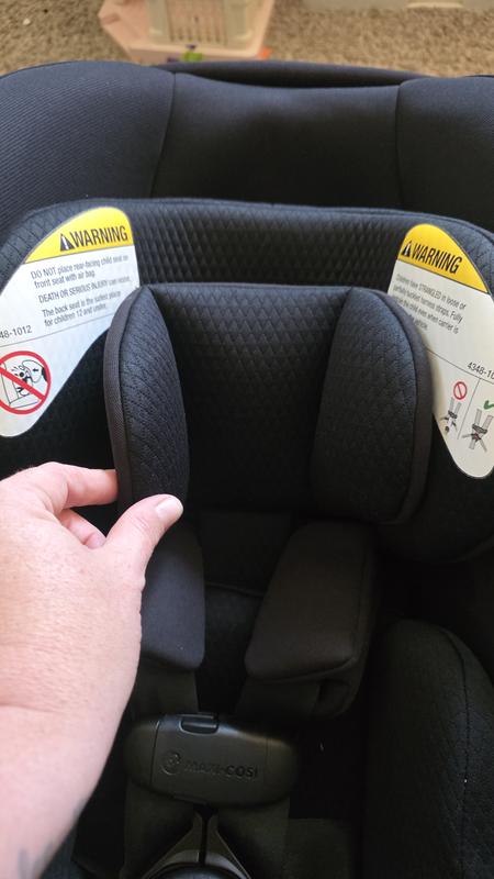 Customer photo for "5 Stars  SUPER easy to install and LIGHT carseat"