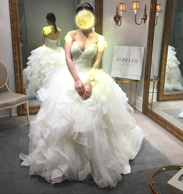 vera wang rosette wedding dress