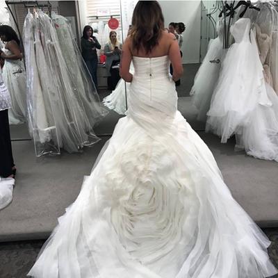 vera wang trumpet wedding dress