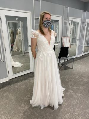 Cap Sleeve Pearl Tulle Wedding Dress with Low Back