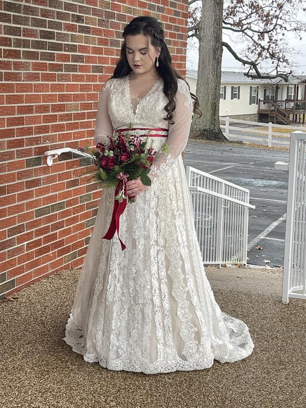 Melissa sweet lace wedding dress hotsell