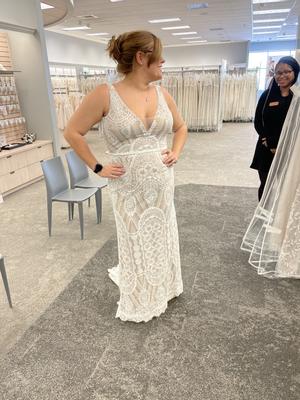 DB Studio Geometric Lace Tank Wedding Dress New Wedding Dress Save 22% -  Stillwhite