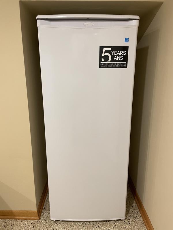 Danby premiere 8.5 cf upright deals freezer