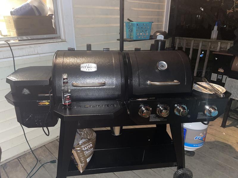 Pro Series 1100 Wood Pellet & Gas Combo Grill