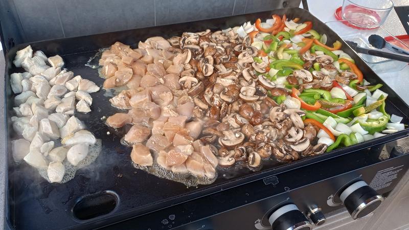 Country Smokers 4-Burner Gas Griddle Pit Boss Grills