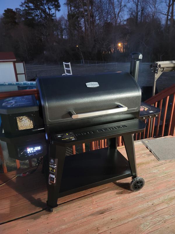 Bomgaars : PIT BOSS® Sportsman 1600 Wood Pellet Grill : Pellet Grills