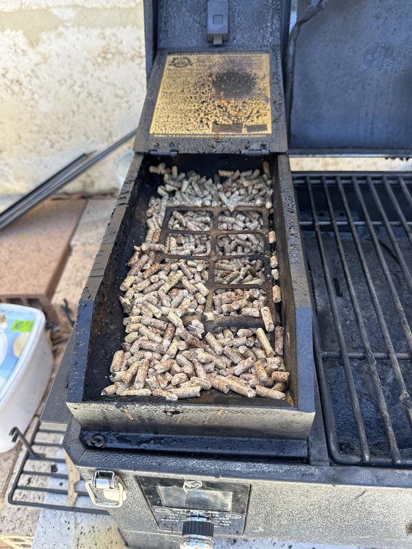 Portable Tabletop Wood Pellet Grill - PB150PPG After over priming and having lots of pellets burning causing it to warp and melt