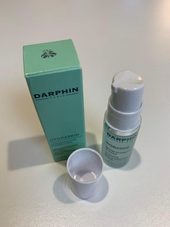 Customer photo for "Wonderful skin-hydrating serum!"