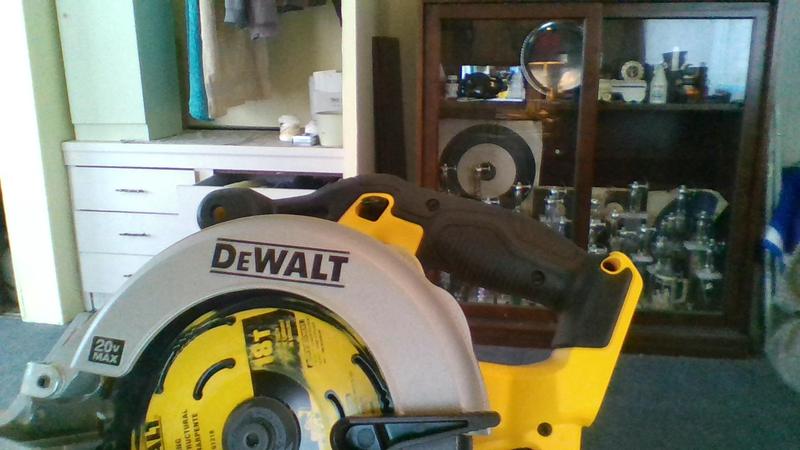 20V MAX 6 1 2 in. Circular Saw Tool Only DEWALT