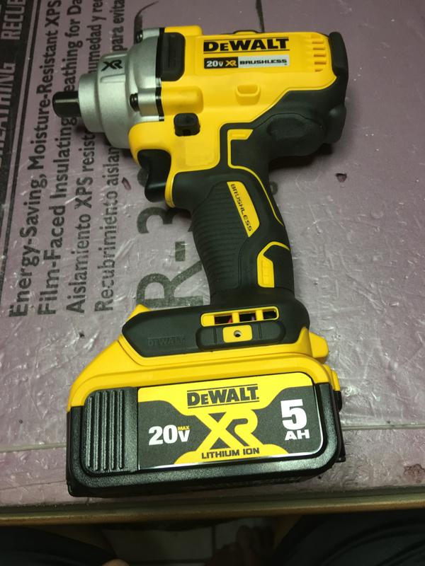 Dewalt 20v max xr cordless impact wrench with hog ring anvil deals dcf894hb