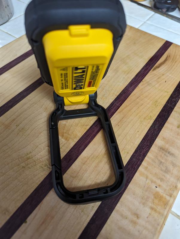 DEWALT 4-volt 1000-Lumen LED Battery-operated Rechargeable Portable ...