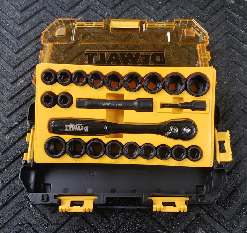 DEWALT DWMT74739 Coffret de douilles à choc 1/2 23 pièces