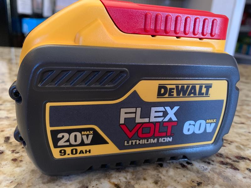 I was today years old when I found out the Flexvolt 9ah is the same weight  and size as the 12ah… 🤯 : r/Dewalt