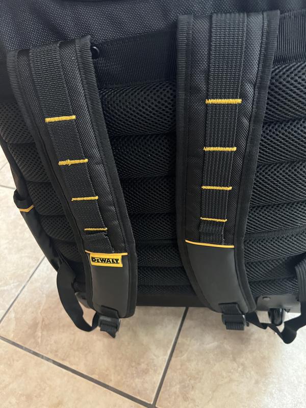 Ripley - MOCHILA PORTAHERRAMIENTA DEWALT DWST560101 CON RUEDAS 46 BOLSILLOS