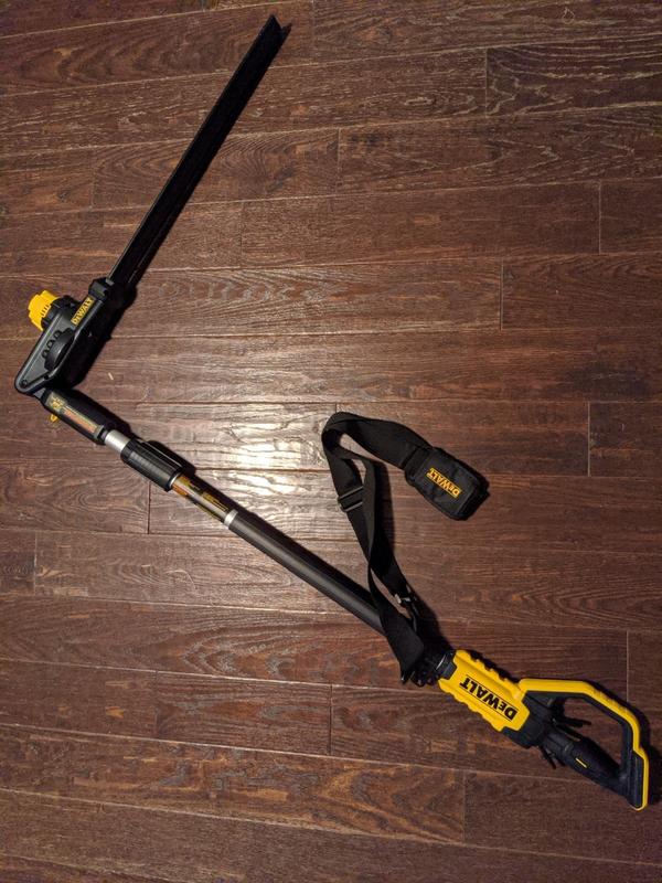 Dewalt dcph820m1 20v best sale max pole hedge trimmer