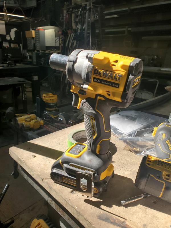 DEWALT ATOMIC 20V MAX Cordless Brushless 1/2 in. Variable Speed