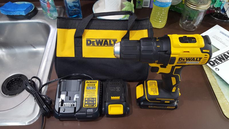 20V MAX Brushless Cordless Compact Drill Driver Kit DEWALT