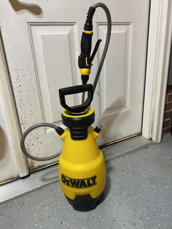 DEWALT PRO Hand-Held Pump Sprayer — 2-Gallon Capacity, 30 PSI