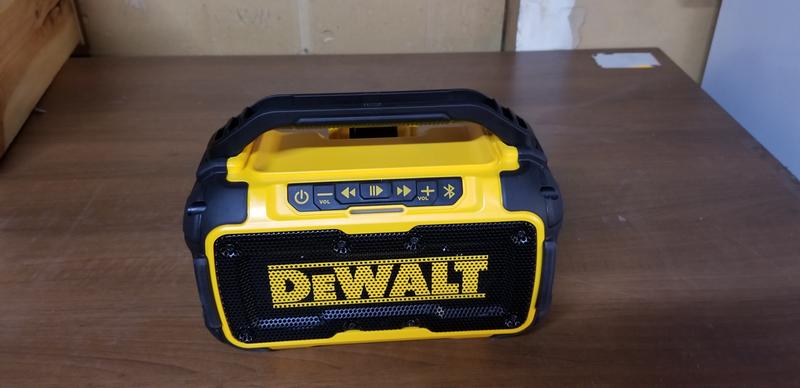 Dewalt dcr010 20v online max jobsite bluetooth speaker