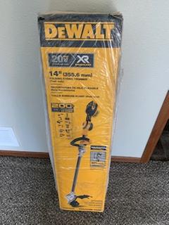 DeWALT DCST925M1 20V MAX Straight 13-inch String Trimmer 4.0Ah Kit