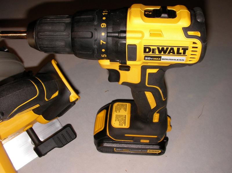 Sierra Circular Dewalt DCS570B 20 V 7-1/4 – FERREKUPER