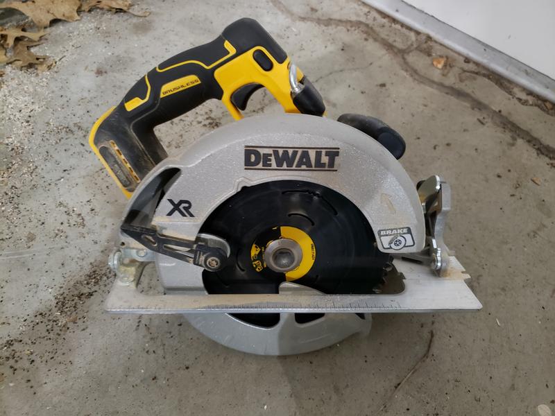 20V MAX* XR® 6-1/2 in. Brushless Cordless Circular Saw (Tool Only)