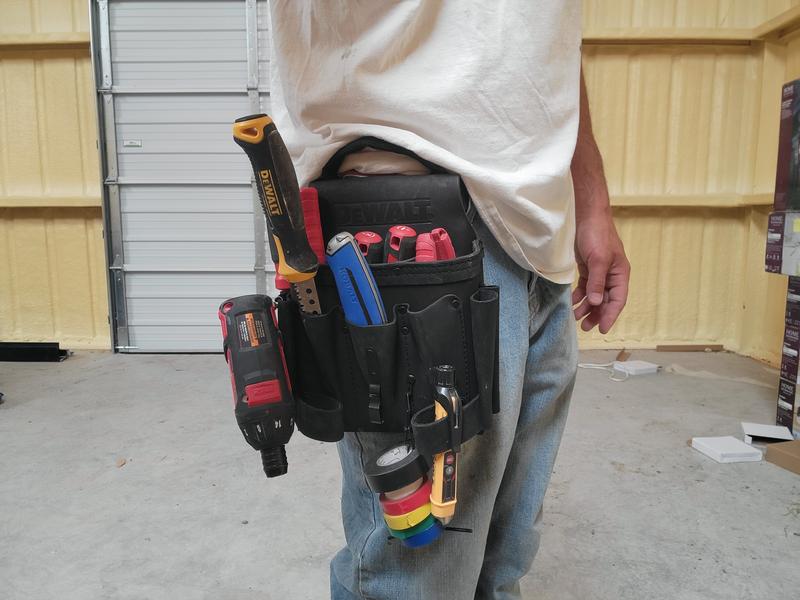 Dewalt electrician outlet tool belt