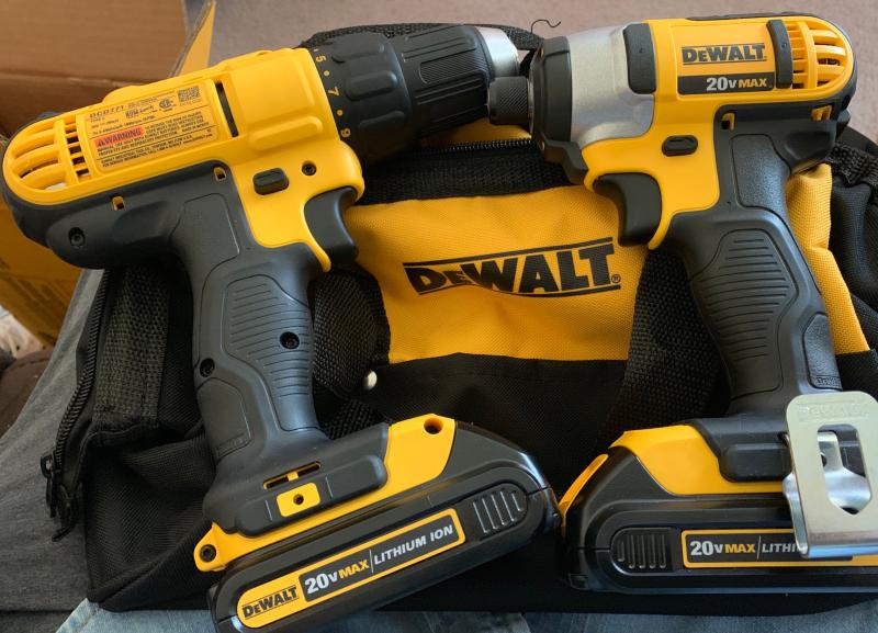 DEWALT 20V MAX Cordless Drill and Impact Driver, Power Tool Combo Kit with  2 Batteries and Charger, Yellow/Black (DCK240C2)