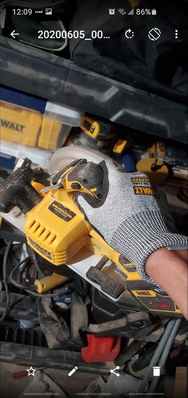 20V MAX* XR® Brushless Cordless 7-1/4 in. Circular Saw (Tool Only)