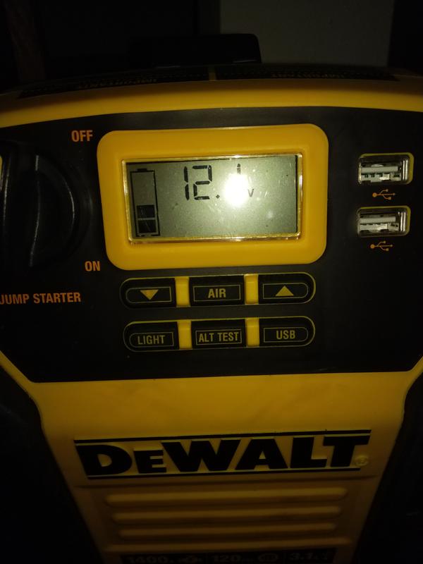 DEWALT 1400 Peak Amp Battery Jump Starter DXAEJ14 Blain s Farm