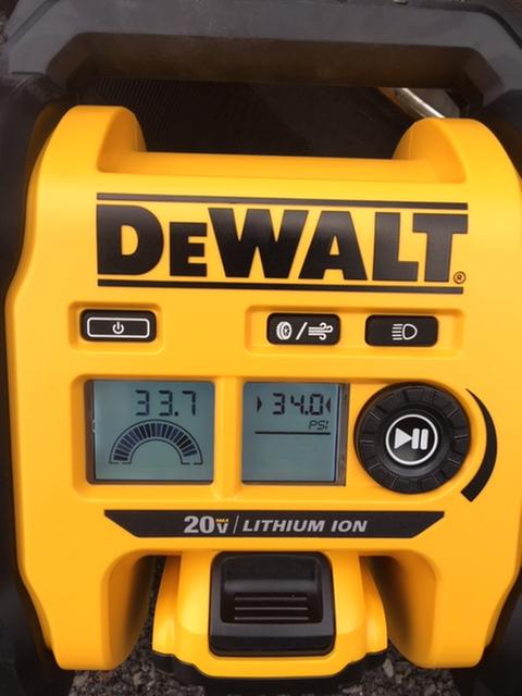 Gonfleur/dégonfleur à fil/sans fil au lithium-ion 20 V MAX DEWALT DCC020IB,  outil seulement