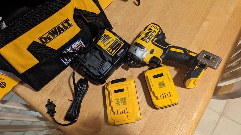 DEWALT 18V Impact Driver Kit (2xCompact Powerstack)