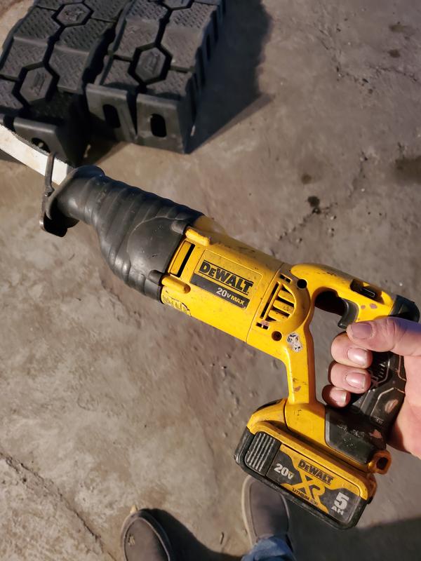 Kit combo de 5 herramientas con batería Li-Ion 3.0 Ah de 20 voltios MAX  DeWalt DCK590L2