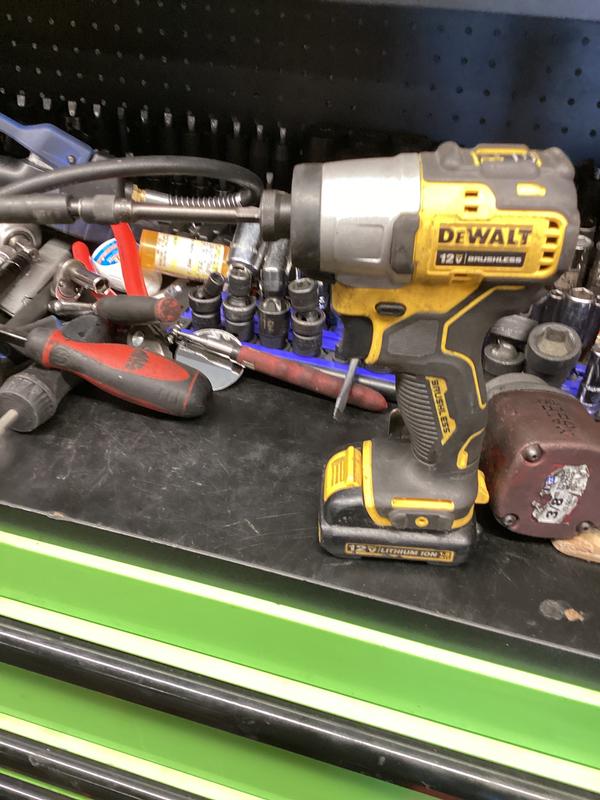 Atornillador de impacto 1/4 DEWALT dcf801d2 12v con 2 batería 2ah brushless