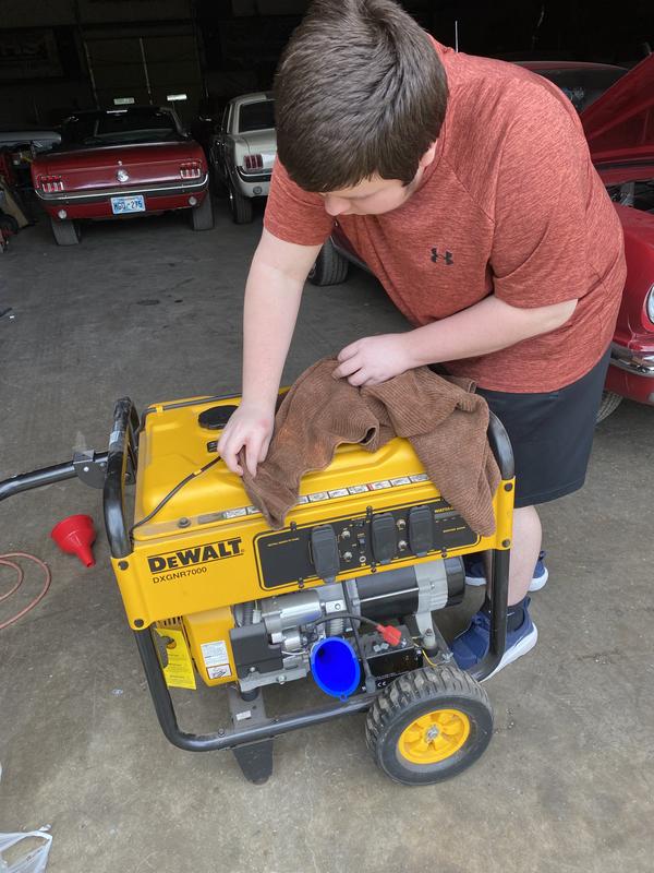 Dewalt 7000 watt commercial generator stores sale