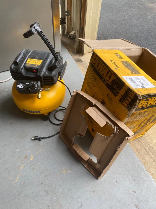 Dewalt heavy duty 165 store psi pancake compressor dwfp55126r