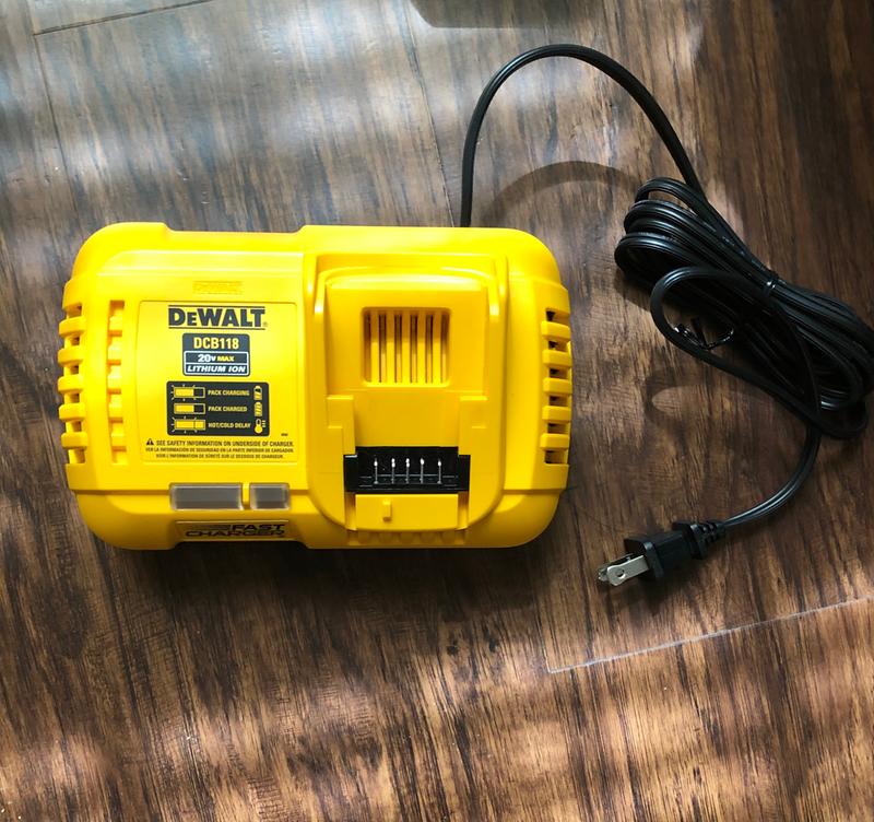 Dewalt DCB118 Flexvolt 20V, 60V Rapid Battery Charger Volt Lithium