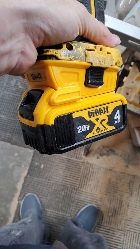 Dewalt 20v battery discount adapter