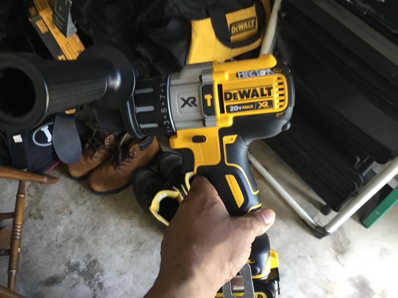 Dewalt power detect on sale hammer drill