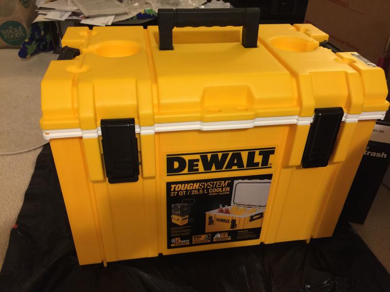 Dewalt toughsystem cooler deals dwst08404