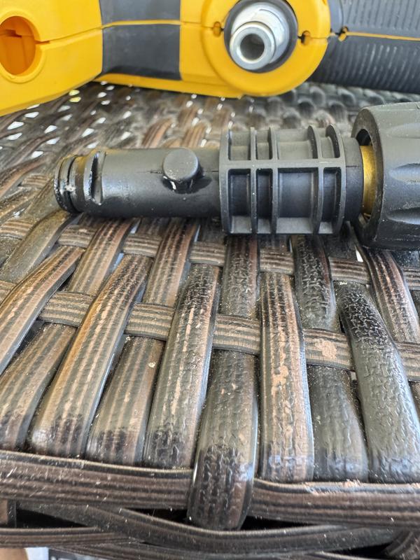 60V MAX* 1000 MAX PSI Cordless Power Cleaner Kit | DEWALT
